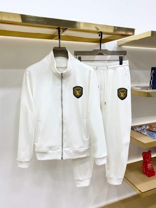 Picture of LV Sweater Suits _SKULVM-5XLkdtn8441019